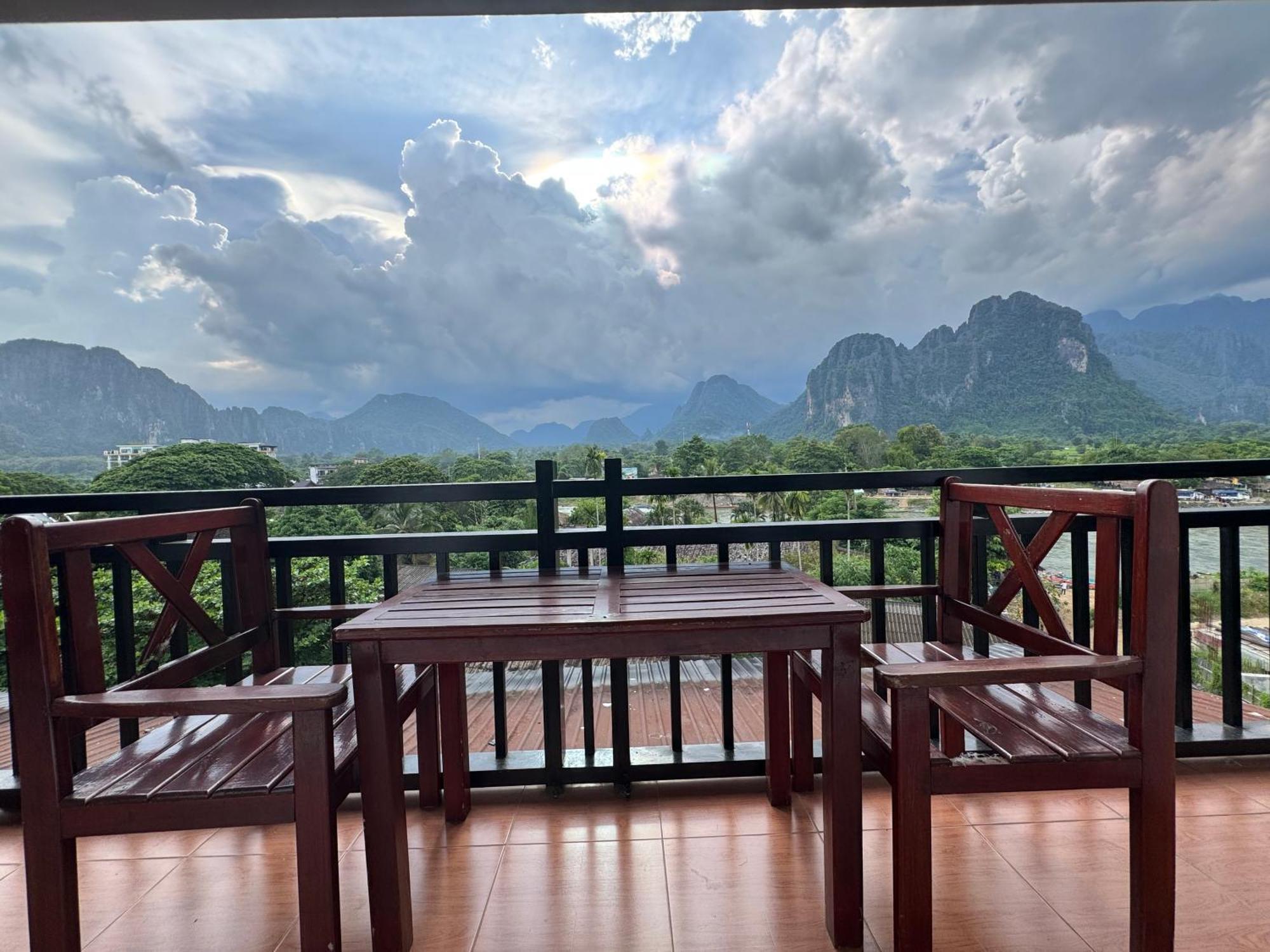 Vang Vieng Santara Backpackers Hostel Zewnętrze zdjęcie